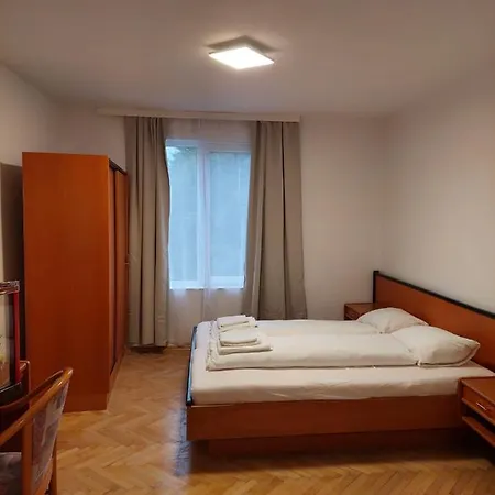Ata Velden